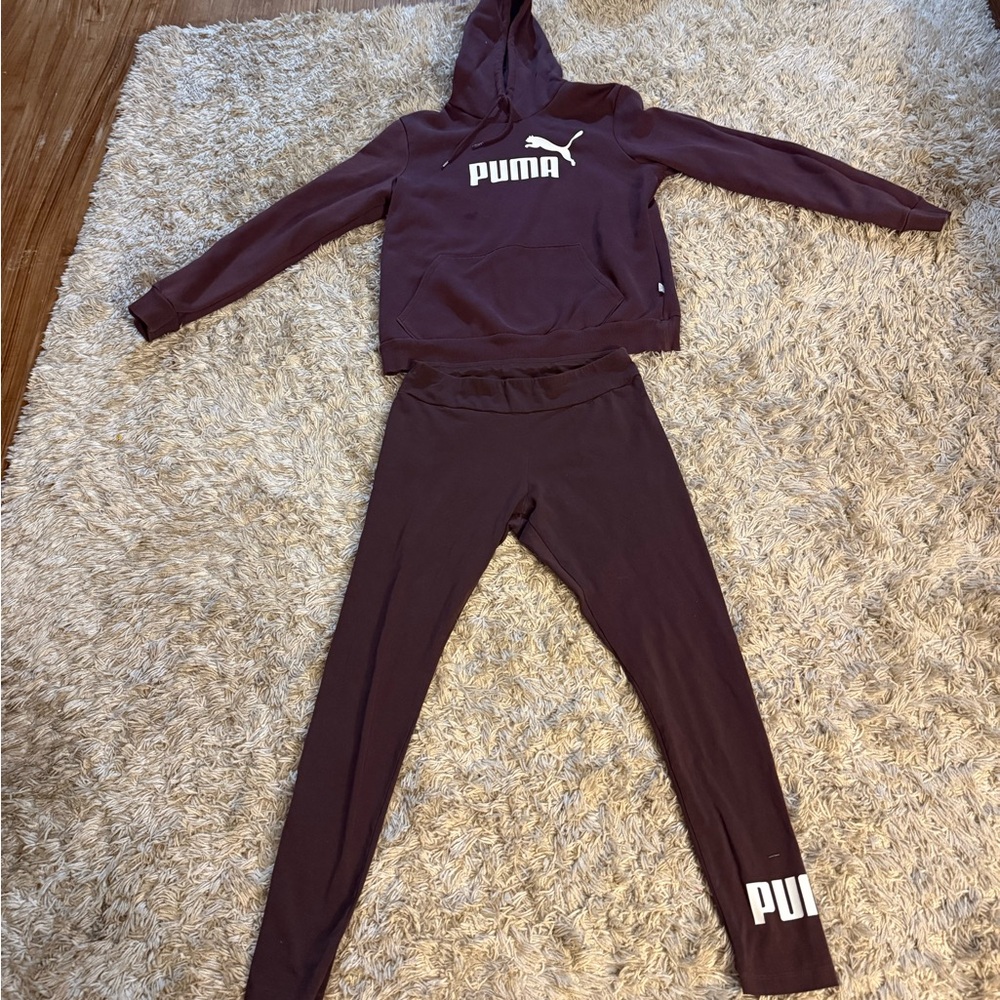 PUMA Women’s leggings and matching sweatshirt.